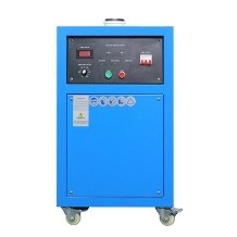 4-6Kg Gouden de Smeltende Ovenmateriaal 380V van de Capaciteitsinductie In drie stadia